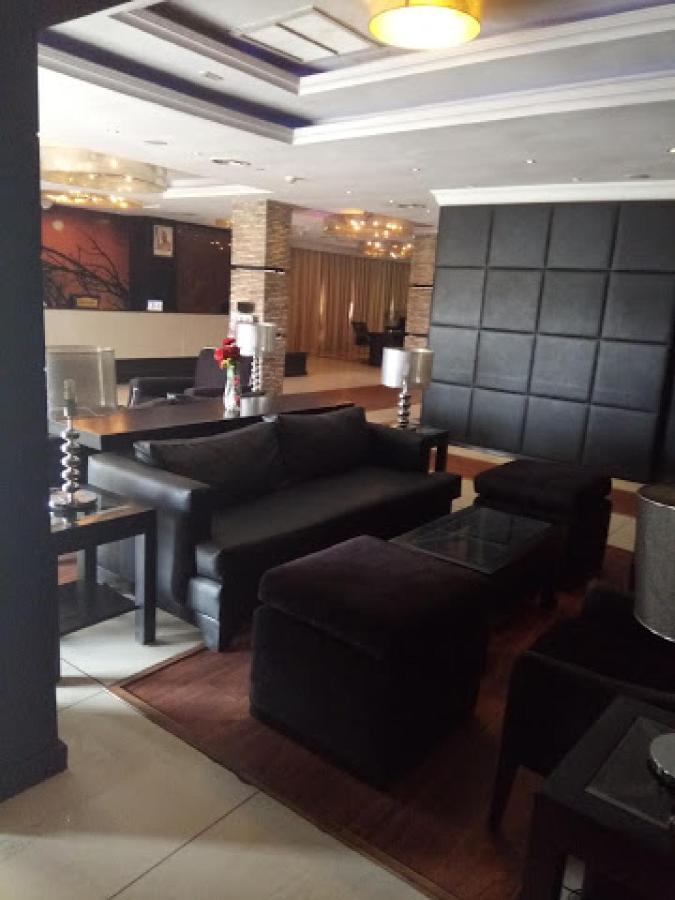 Room In Lodge - Owu Crown Hotel, איבאדן מראה חיצוני תמונה
